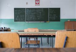Religia w szkołach. Coraz krótsza ławka katechetów