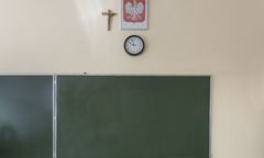 Bystra. Proboszcz miał uderzyć uczennicę dziennikiem. Postępowanie