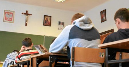 Słyszą, że "żyją w mroku". Nie wierzą. Dzieci posyłają do komunii dla świętego spokoju