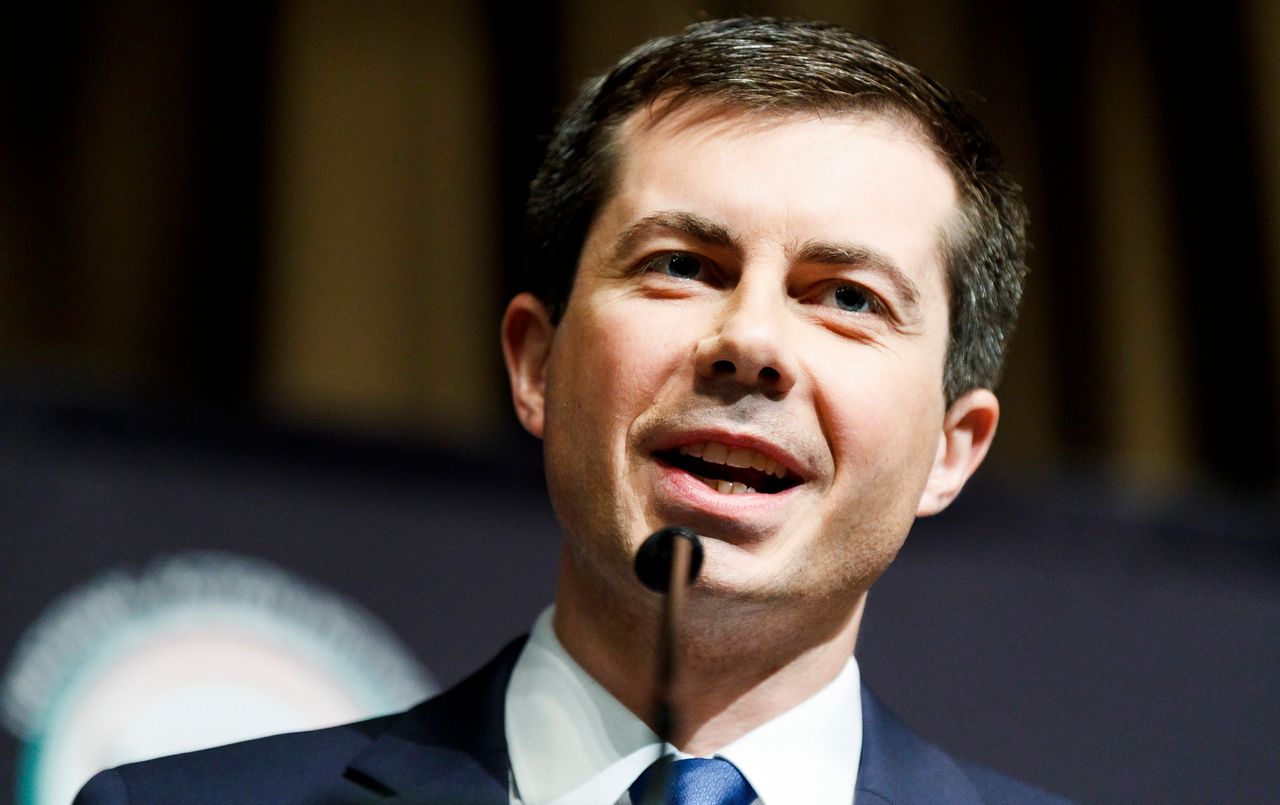 Pete Buttigieg. Amerykański Biedroń robi furorę w USA