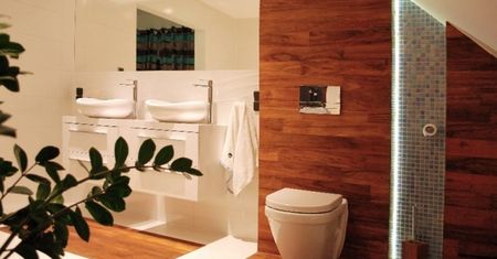 Podłoga w łazience. Co oprócz płytek ceramicznych?