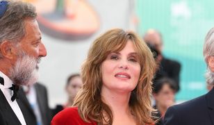 Śmiała Emmanuelle Seigner na gali festiwalu filmowego w Wenecji