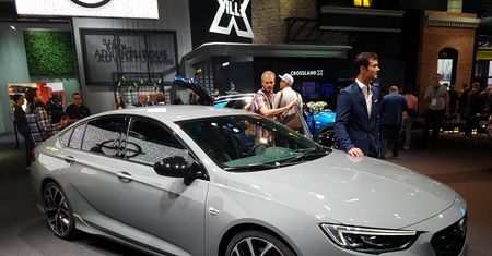 Opel na targach we Frankfurcie. Grandland X i Insignia w nowych wersjach