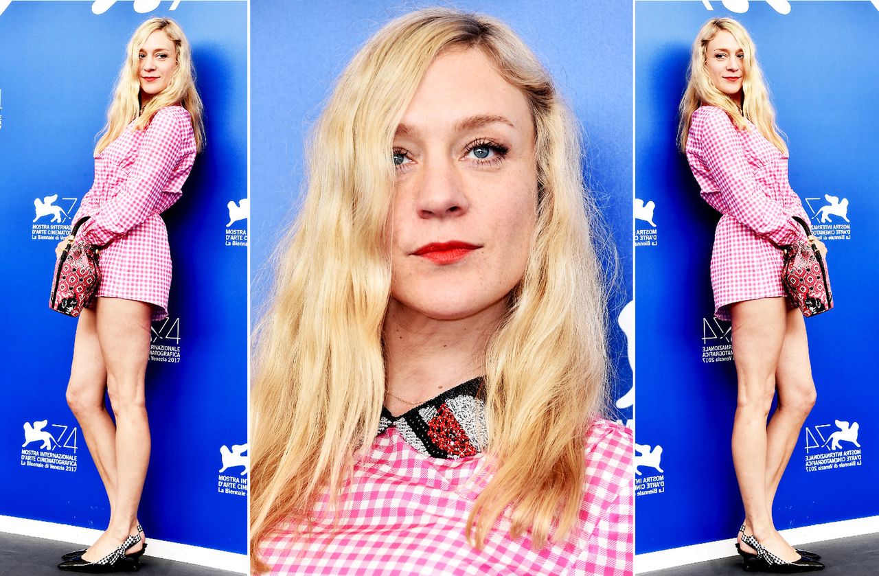 LOOK OF THE DAY: Chloe Sevigny w kraciastym kombinezonie Miu Miu