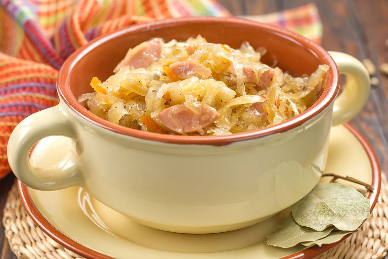 Bigos z młodej kapusty krok po kroku