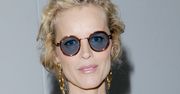 LOOK OF THE DAY: Eva Herzigova w beżowym garniturze
