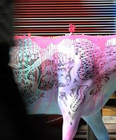 Malowane krowy w Tokio