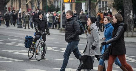 Nissan pracuje nad systemem dźwiękowego ostrzegania pieszych