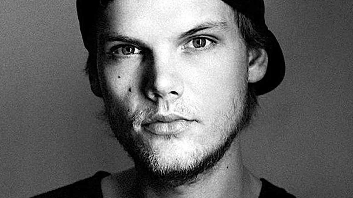 Avicii zmarł rok temu. Jego ojciec udzielił mocnego wywiadu. Już wie, kto odpowiada za śmierć 29-latka