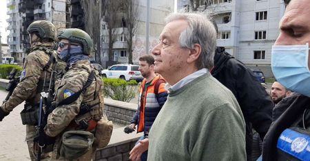 Zełenski po ostrzale Kijowa: Moskwa próbuje poniżyć ONZ