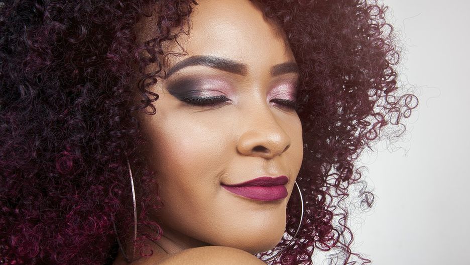 Poznaj najnowsze trendy w makijażu 2019 i wykonaj wyjątkowy make-up