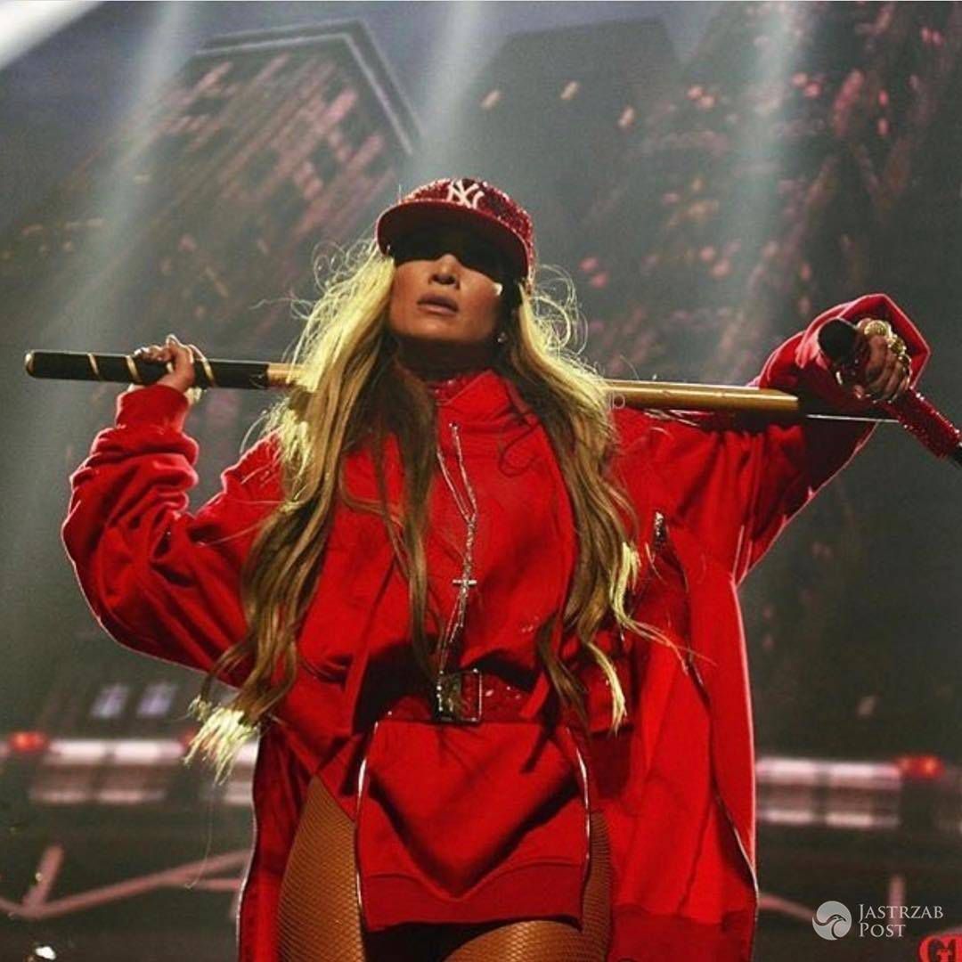 Jennifer Lopez rozebrała się do stanika na swoim show