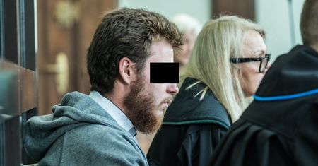 19-latek ranił matkę i zabił jej konkubenta. Sąd umorzył postępowanie