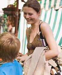 Małe sklepiki wykorzystują pracowników