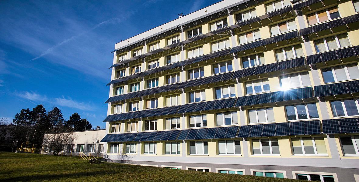 Sucha Beskidzka. Panele fotowoltaiczne w Szpitalu Rejonowym. 