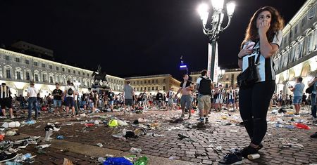 Doprowadzili do tragedii, bo chcieli się popisać. Moment wybuchu paniki w Turynie