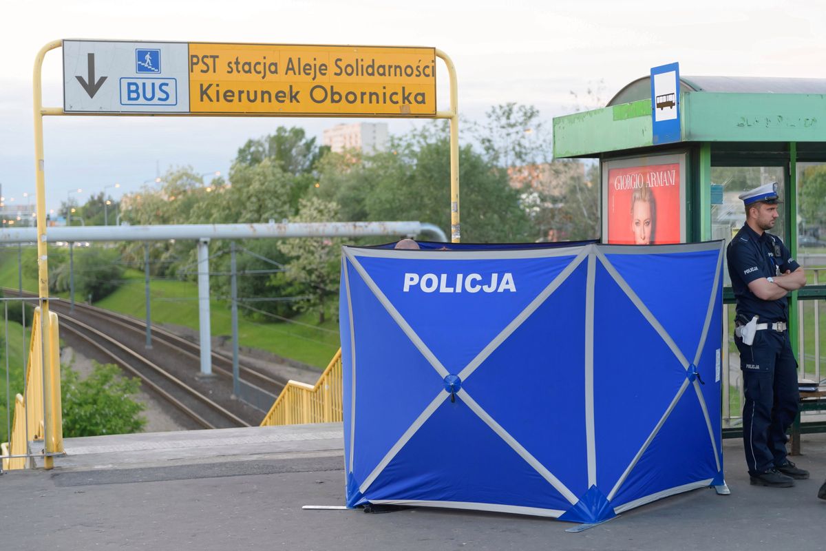 Poznań. Zarzuty dla nożownika za atak na przystanku autobusowym