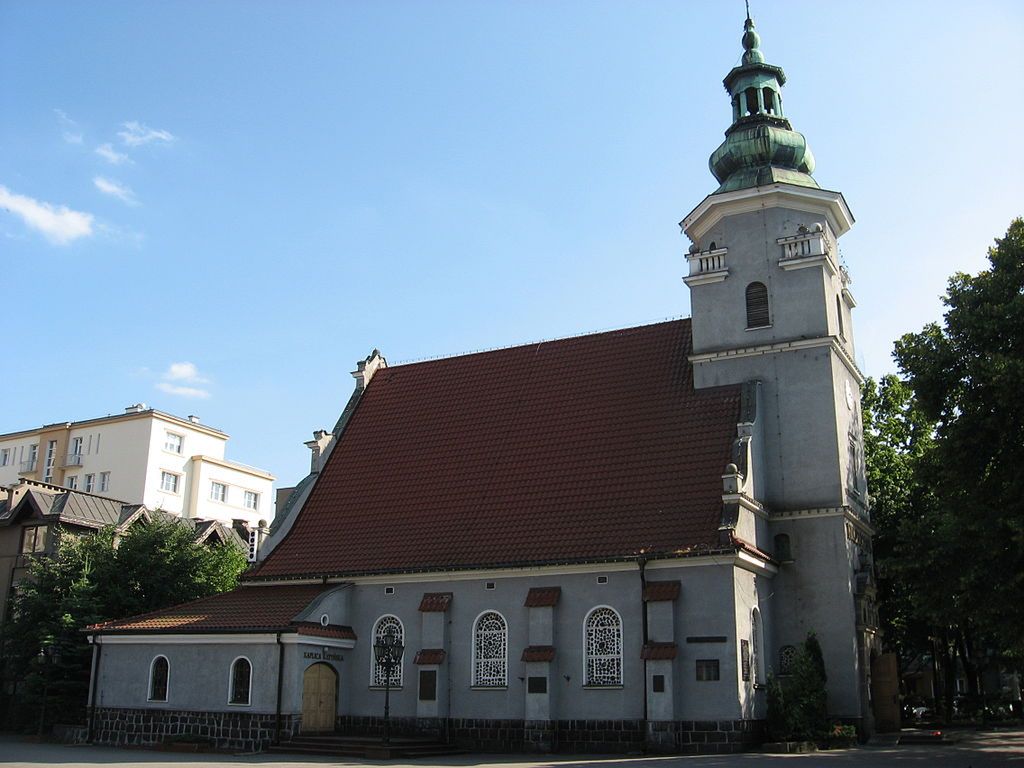 4 maja 2019 roku kościół pod wezwaniem Najświętszej Maryi Panny Królowej Polski w Gdyni został podniesiony do rangi bazyliki mniejszej. 