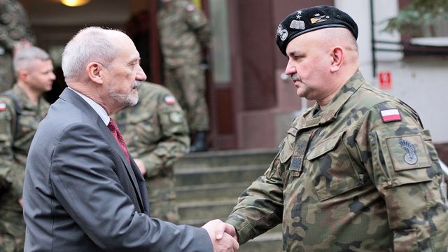 Antoni Macierewicz i gen. Jarosław Mika