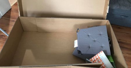 Kuriozalna przesyłka z Ikea. Wielki karton, a w nim parę drobiazgów