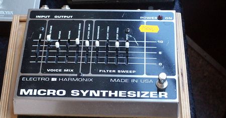 Kultowy muzyczny syntezator z lat 80. powraca w wersji na smartfony i tablety. Zobacz, jak działa