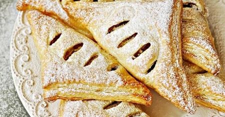 Rożki ciasta z francuskiego. Idealny dodatek do kawy