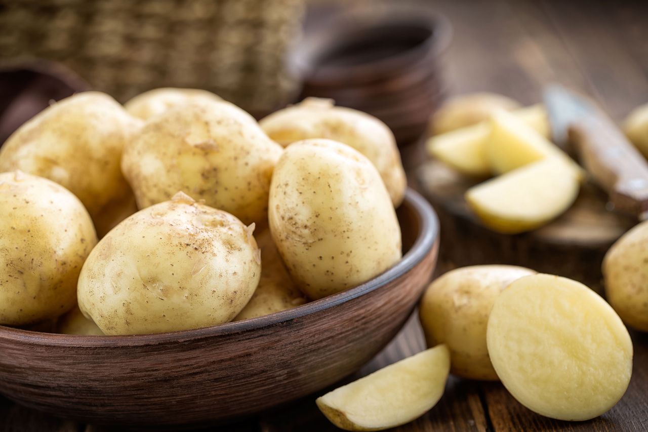 Jak wykorzystać ziemniaki? 3 urodowe triki, które pokochasz