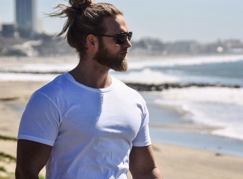 Czy tak wygląda prawdziwy mężczyzna? Kobiety oszalały na jego punkcie