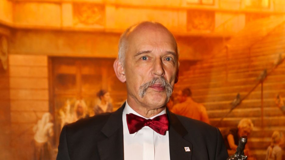 Janusz Korwin-Mikke pokazał wnętrza swojego domu w Otwocku