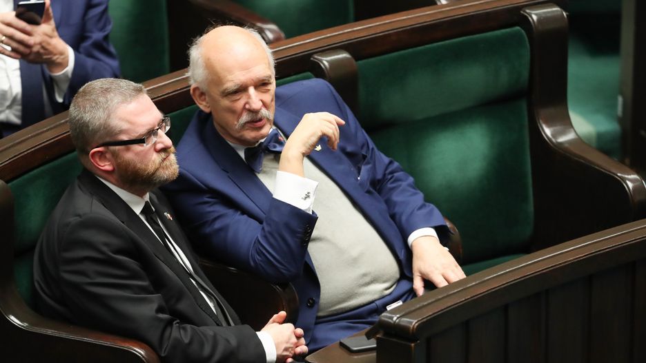 Janusz Korwin-Mikke podczas posiedzenia Sejmu. Do takiego widoku się przyzwyczailiśmy
