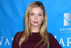 Iza Miko pokazała filmik z kąpieli. Pluskała się w wodzie w samym bikni