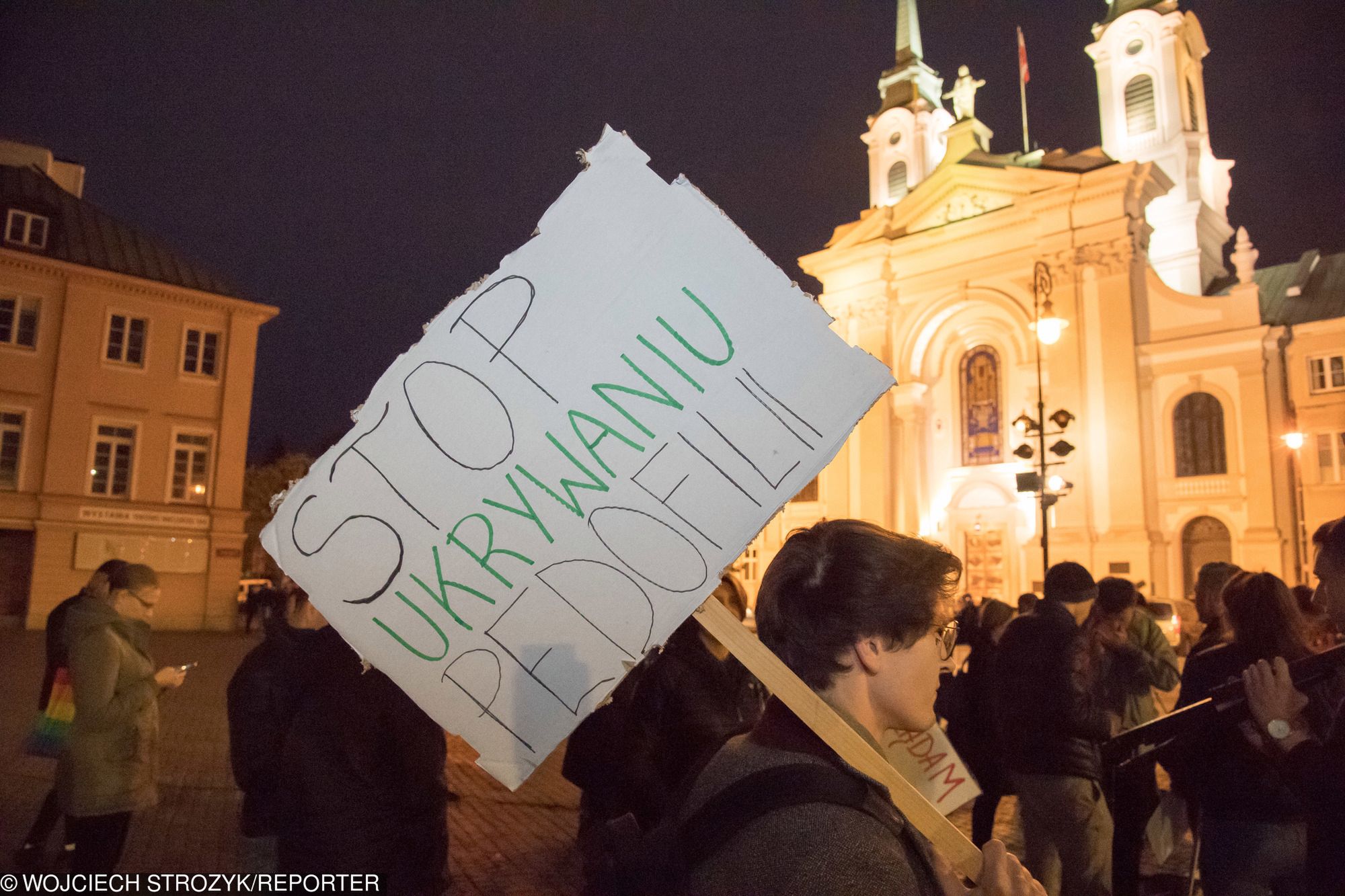 Warszawa, nieudana próba publicznego pokazu filmu Tomasza Sekielskiego "Tylko nie mów nikomu".