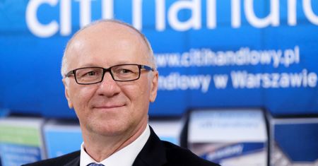 Zarobki prezesów banków idą w miliony. Sprawdziliśmy, który najbardziej zapracował na swoją pensję