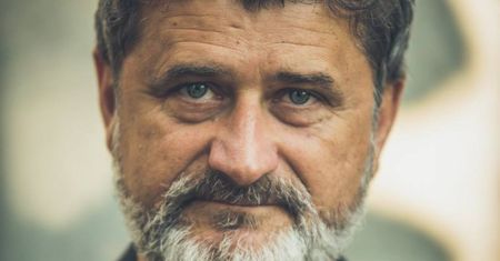 Janusz Palikot ma nowy pomysł na biznes. Postawi domy, w których z kranu popłynie piwo