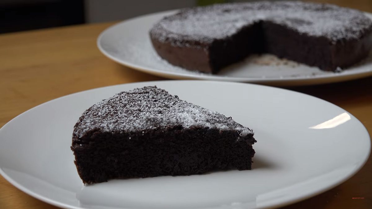 Banalny przepis na ciasto czekoladowe. Potrzebujesz tylko dwóch składników.