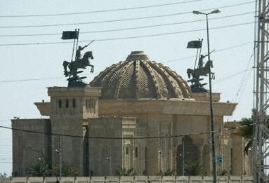 Amerykanie bombardują Tikrit, rodzinne miasto Saddama