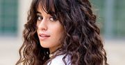 Camila Cabello pokazała, jak wygląda miłość. Ona i ich trzech na sofie...Jak słodko!