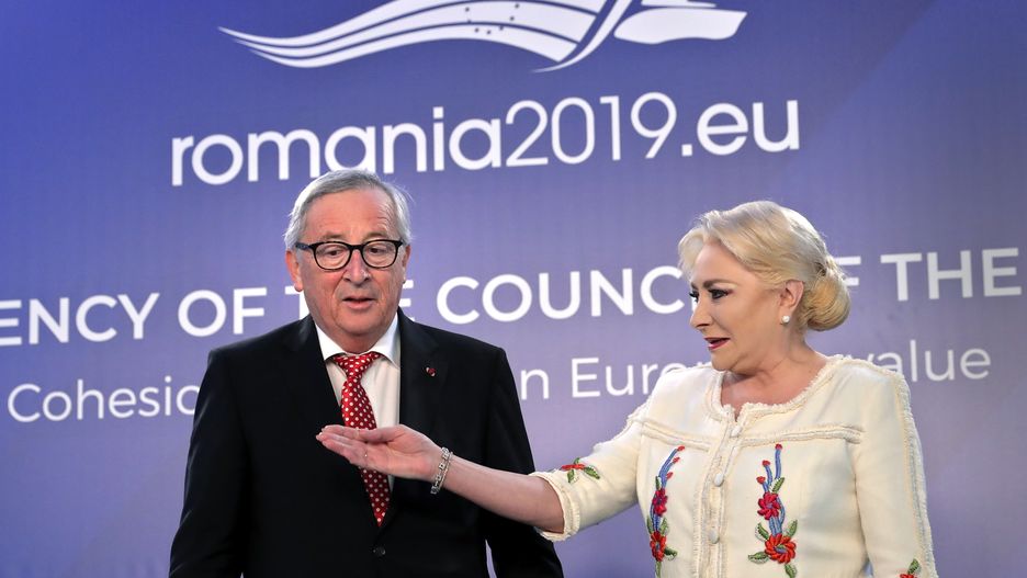 Premier Rumunii Viorica Dancila i przewodniczący Komisji Europejskiej Jean-Claude Junker