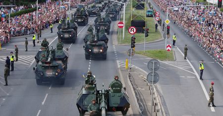 Wielka Defilada. Tłumy warszawiaków, pozamykane ulice i paraliż stolicy