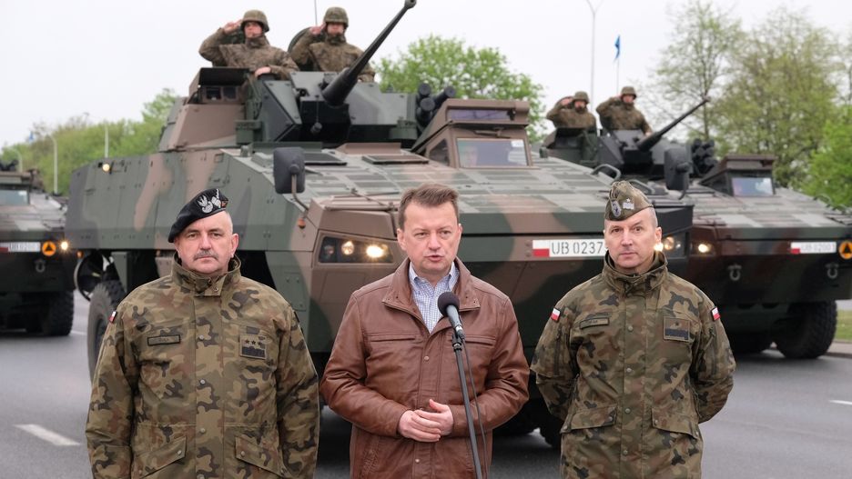 Szef MON Mariusz Błaszczak obserwował dzisiaj próbę generalną przed defiladą 3 maja