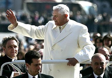 Benedykt XVI: Jezus pozbawiony Kościoła jest wytworem fantazji
