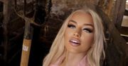 “Damy i wieśniaczki”: Caroline Derpieński wywoziła gnój w satynie i szlafroku od VERSACE