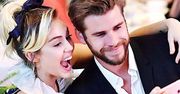 Wszyscy przeoczyli ślub Miley Cyrus i Liama Hemswortha! Hipisowskie wesele i suknia ślubna przejdą do historii