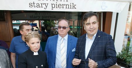 Chaos prowadzi do władzy na Ukrainie. Polak też uczestniczy w politycznym "recyclingu"