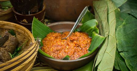 Sambal oelek – jak zrobić ostry sos indonezyjski?
