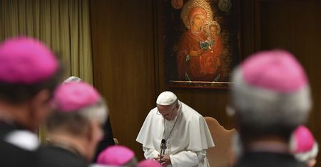 "3 razy zmuszono mnie do aborcji". Ofiary pedofilii mają głos w Watykanie