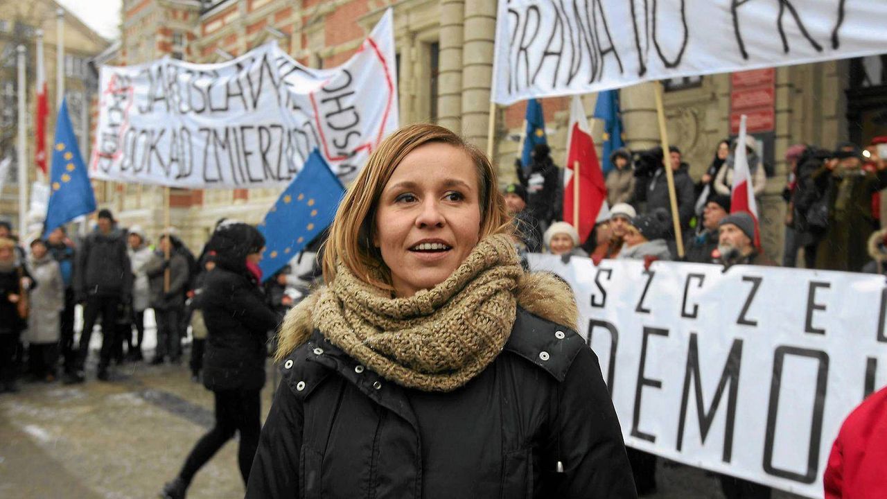 "To państwo nie jest w stanie niczego zaoferować kobiecie". Członkini KOD ostro o prawie aborcyjnym