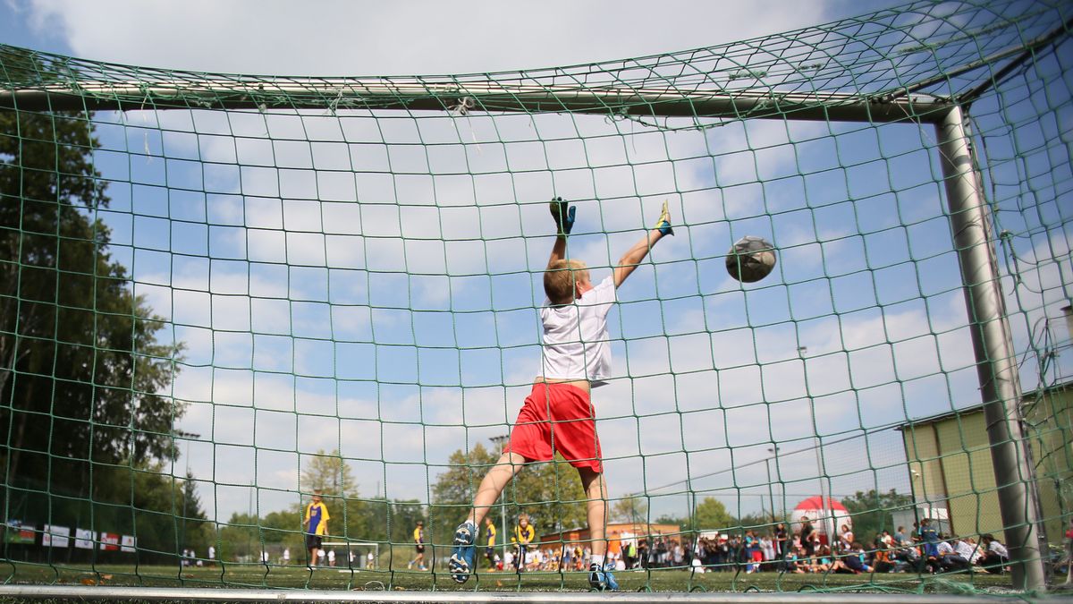 Ile rodzice wydają na aktywność sportową dzieci? Pokazuje to raport Santandera
