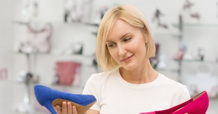 Jakie buty dla szerokich stóp? Porady i inspiracje dla kobiet
