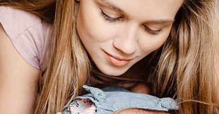 Chuda jak nitka Kaczorowska świętuje 7 miesiąc córeczki. Figura aktorki wywołała dyskusję wśród fanek